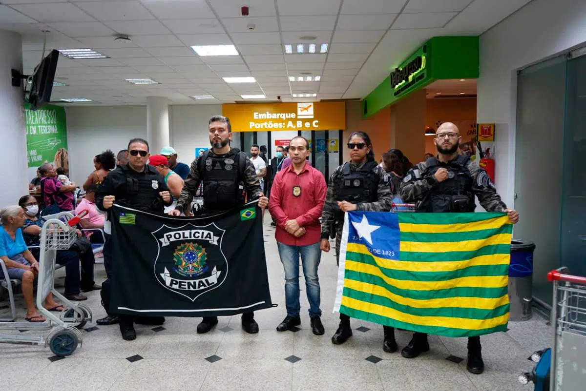 Quatro policiais embarcaram com destino a Natal neste sábado (25) e vão levar a experiência na manutenção da ordem dentro das unidades penais.