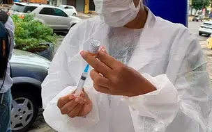 Sesapi alerta população sobre a necessidade de receber dose da vacina bivalente