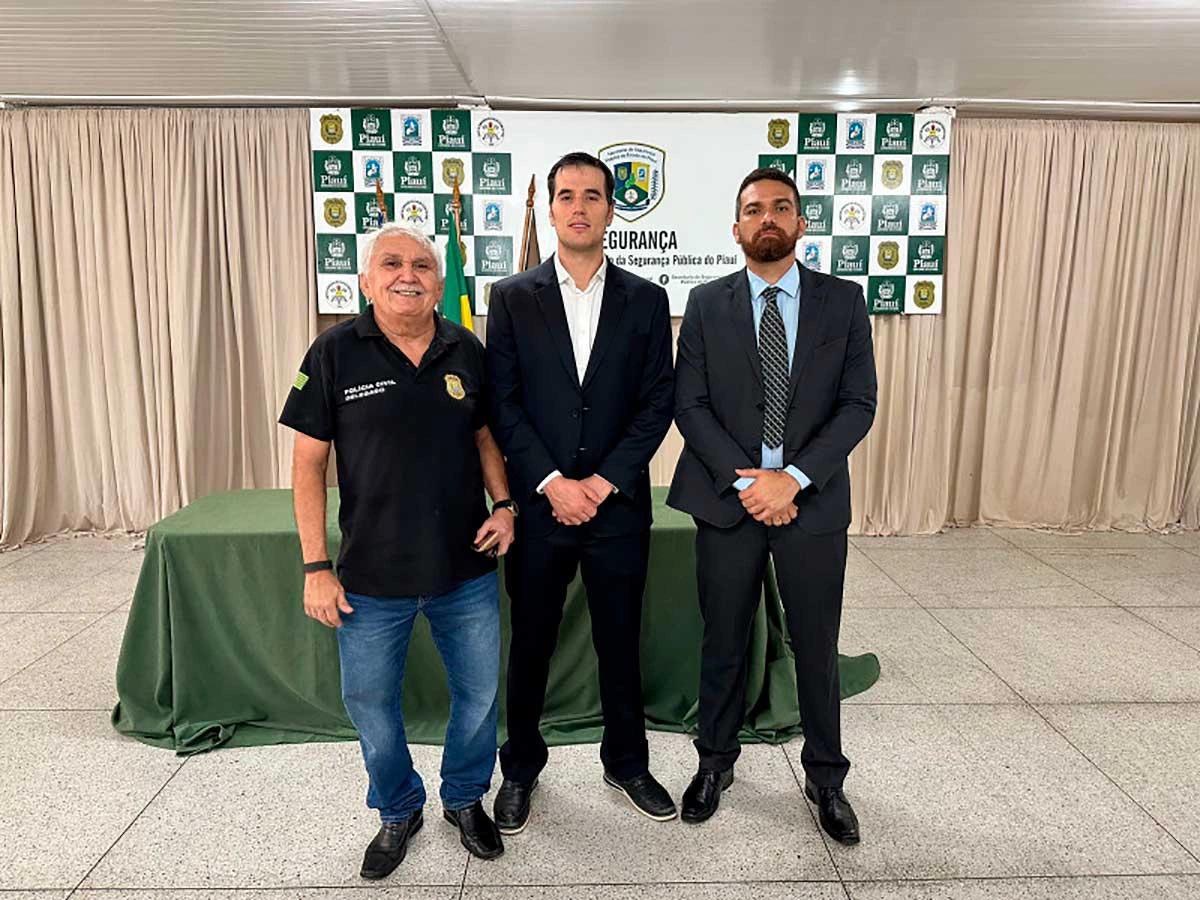 Polícia Civil dá prazo de cinco dias para devolução de celulares roubados