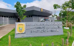 Mulher é autuada em flagrante por dar à luz e abandonar feto em Teresina