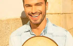 Ator Sidney Sampaio cai da janela de hotel após quebrar vários objetos do quarto