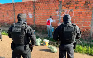 Pichações com alusão à facções criminosas são apagadas em Teresina