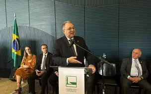 Florentino assume presidência da Frente Parlamentar em Defesa das ZPEs