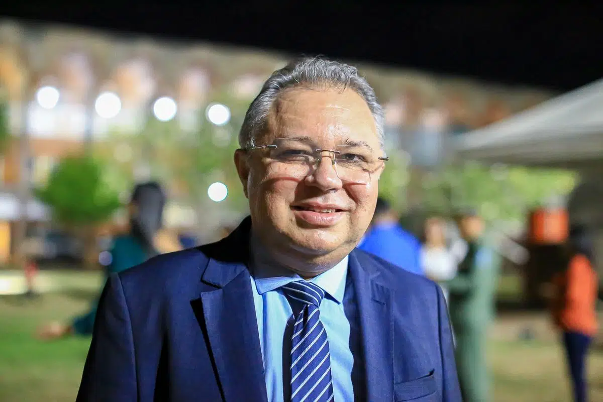 Florentino pede a inclusão do nome de dois piauienses no Livro Heróis e Heroínas da Pátria