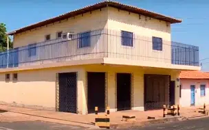 Idosa que afirma ter matado homem que invadiu sua casa presta depoimento confira