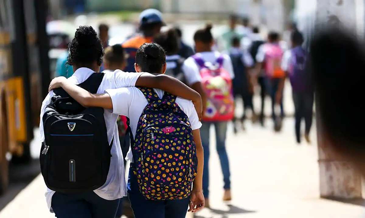 Sancionada lei que reforça proteção a crianças e adolescentes nas escolas