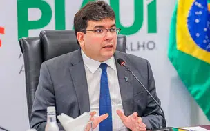 Governo anuncia concurso com 4 mil vagas para professores no Piauí em 2025