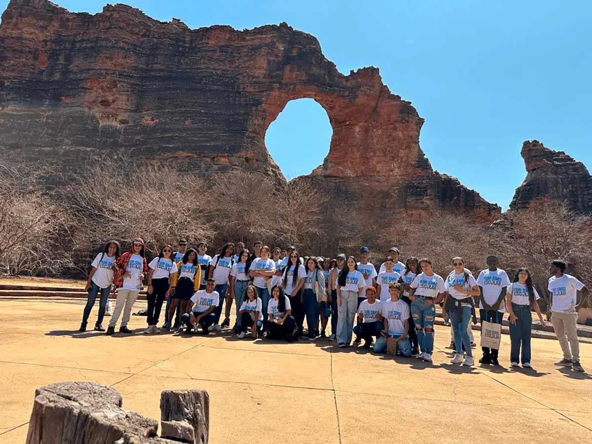 Quarenta e dois estudantes do Centro Estadual de Tempo Integral (Ceti) Paulistana visitam o Parque Nacional Serra da Capivara e o Museu da Natureza