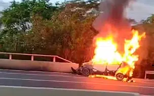 Família fica ferida após carro pegar fogo na ponte Juscelino Kubitschek