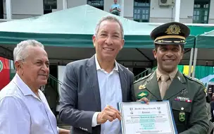 Mussoline Guedes recebe Medalha Alferes Leonardo Castelo Branco