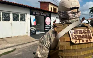 Polícia interdita lojas investigadas por comercializar celulares roubados no PI