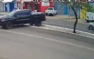 Motorista dá a ré atinge motos e carro e deixa uma pessoa morta em Teresina