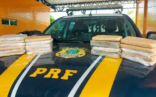 PRF intercepta carro com licenciamento atrasado e encontra 11 kg de maconha