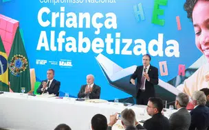 Brasil atinge patamar de 56% de crianças alfabetizadas