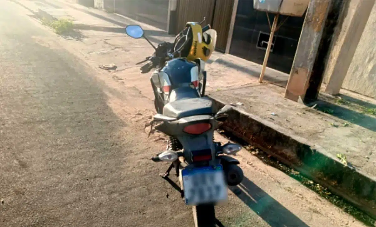 Após o crime o suspeito fugiu sem levar a moto da vítima