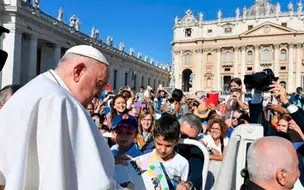 Papa comenta sobre a legalização das drogas e chama traficantes de "assassinos"