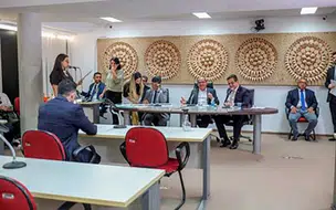 CCJ aprova transporte público gratuito para pessoas com HIV no Piauí