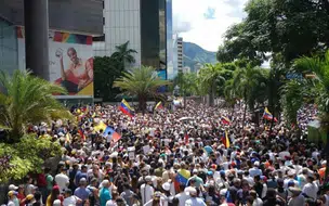Aumenta o número de mortos em protestos após eleições na Venezuela