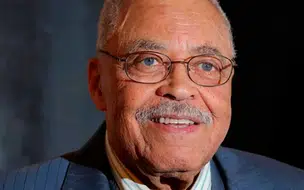 Ator e dublador James Earl Jones morre aos 93 anos nos EUA