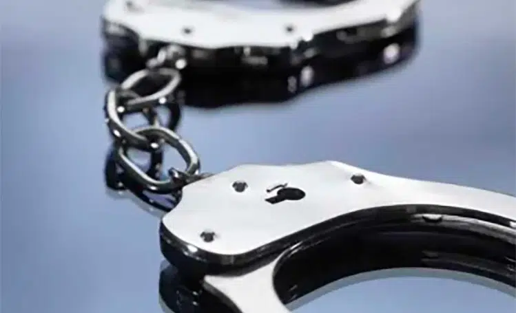 Homem é preso por violência doméstica após enteado de 11 anos ligar para a polícia em Campo Maior