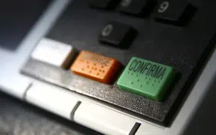 Prefeitos e vereadores eleitos em todo o país tomam posse neste dia primeiro