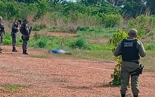 Corpo é encontrado com marca de tiro em terreno baldio na zona norte de Teresina