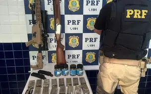 PRF apreende armas e mais de 1.500 munições em posse de condutor em Floriano