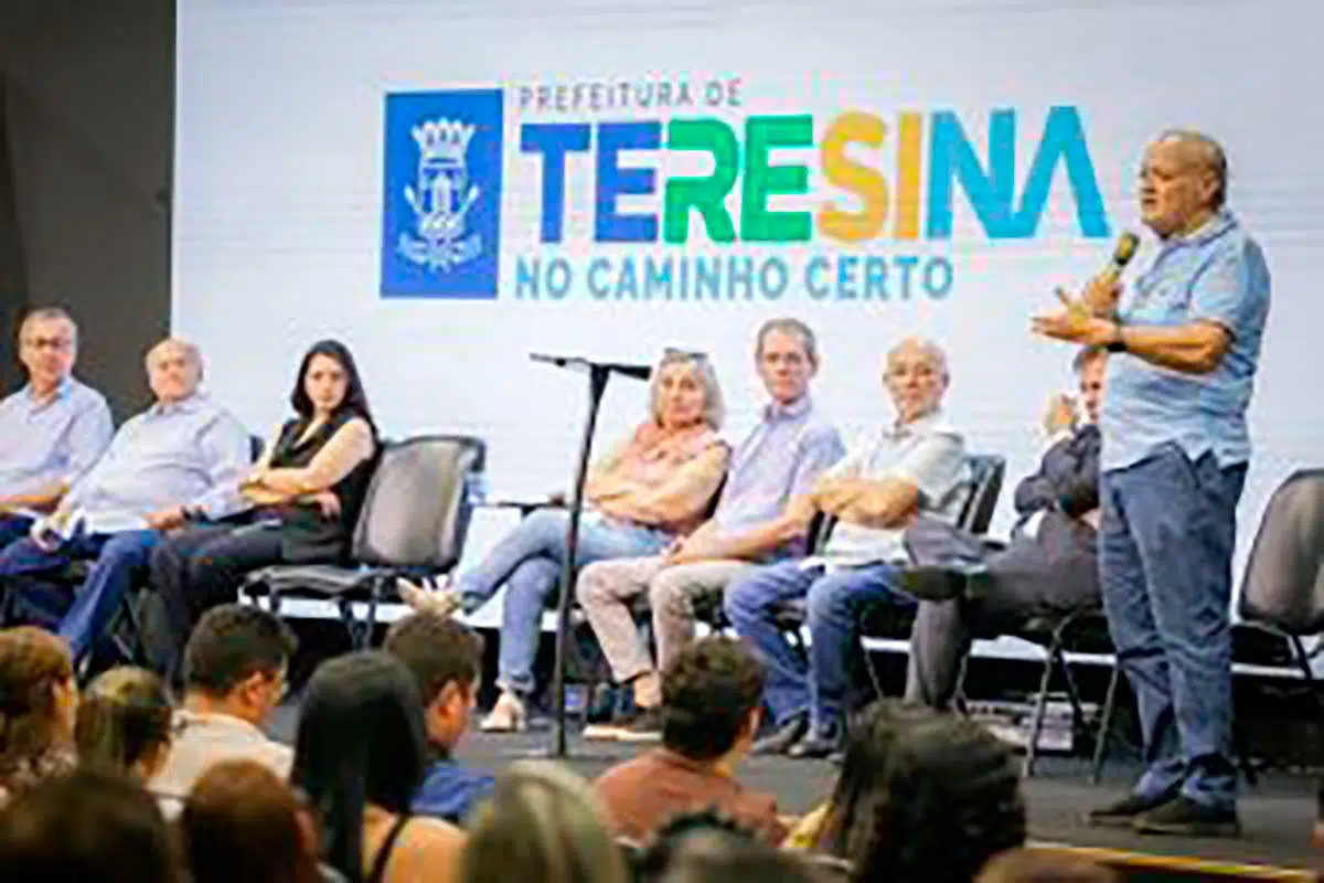 O prefeito de Teresina, Silvio Mendes, participou nesta quinta-feira (09) de uma reunião com o presidente da Fundação Municipal de Saúde (FMS)