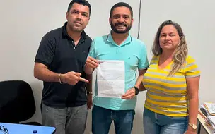 Prefeito de Canto do Buriti concede reajuste salarial a professores municipais