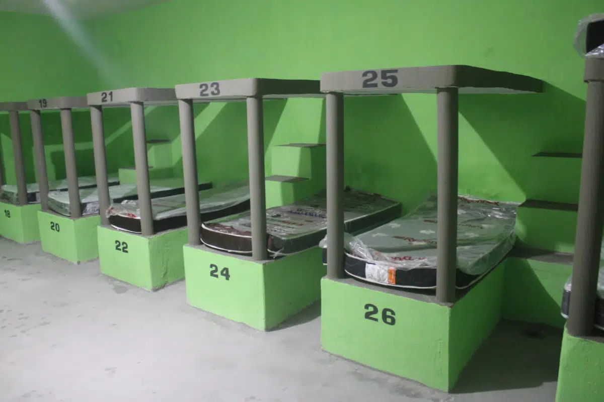 Todos os pavilhões foram reformados. A unidade saiu de 200 para 382 vagas, além de novas instalações e ambientes.