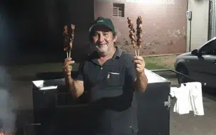 Onde comer em Coivaras: Espetinho do Antônio José é parada obrigatória na cidade