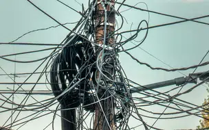 Lei obriga empresas a remover cabos de energia e telecomunicações de locais públicos