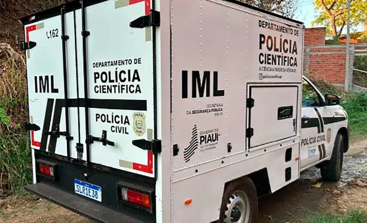 Homem é morto a tiros na casa dos pais em Floriano