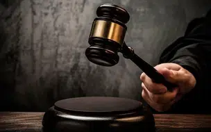 Réu é condenado a 28 anos por homicídio em barbearia em Cajueiro da Praia