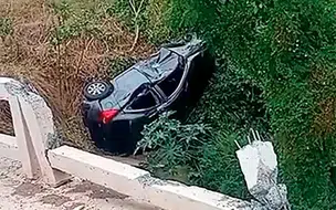 Condutora fica presa às ferragens após carro cair de ponte na BR-316 em Timon
