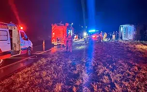 Ônibus com destino ao Piauí capota em Goiás e deixa ao menos 35 feridos