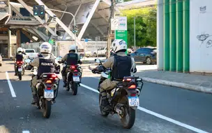 PM reforça segurança com patrulhamento de motos nos centros comerciais de Teresina