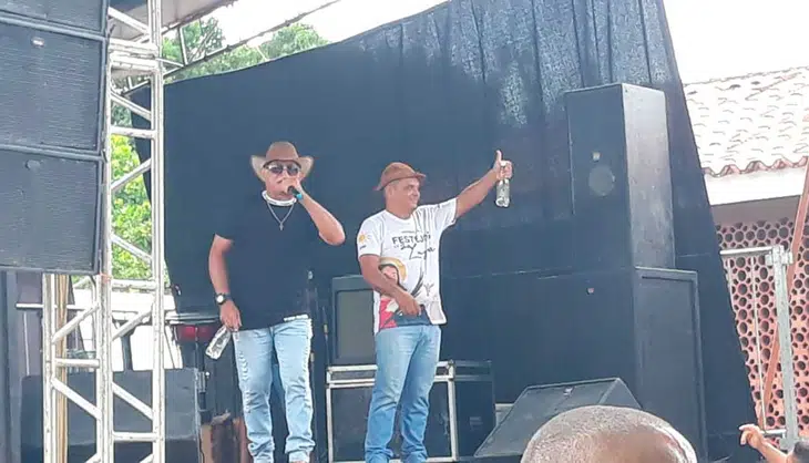 Durante o almoço, houve apresentação musical para reforçar o clima de confraternização