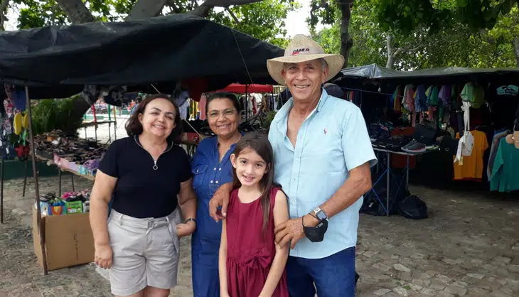 Família do senhor Dore, da cidade de Jose de Freitas visitando Coivaras a mais de 10 anos no mesmo período.