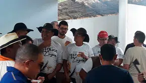 Prefeito João Mourão em almoço na casa do vaqueiro