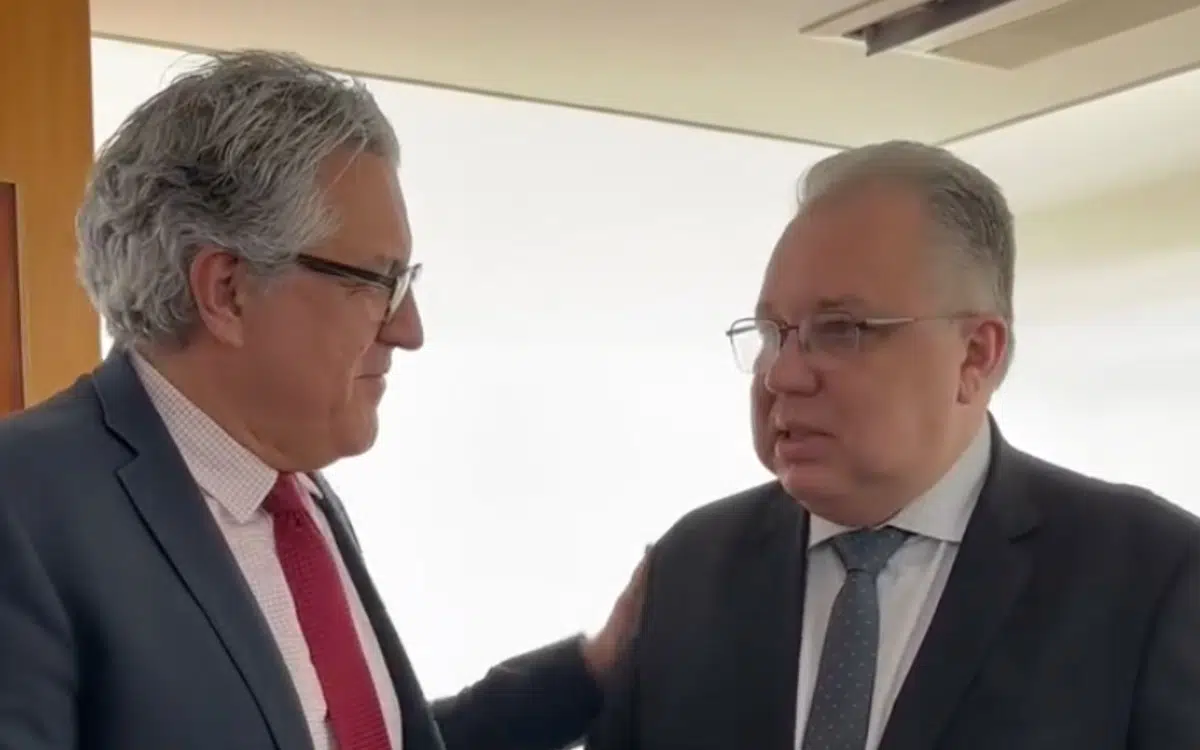 Florentino Neto e Alexandre Padilha falando sobre projetos de interesse da bancada piauiense