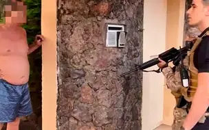 Homem é preso ao atirar em via pública e ameaçar vizinhos com fuzil em Teresina