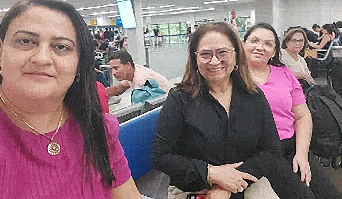 Prefeita Lúcia Lacerda participa da cerimônia do Selo Ouro de Alfabetização