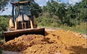 Prefeitura acompanha recuperação de estrada vicinal em Coivaras