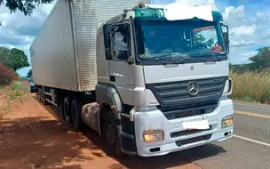 Caminhoneiro é preso ao ser flagrado dirigindo sob efeito de drogas em Inhuma