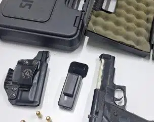 Homem é preso em flagrante com arma e munições na zona sudeste de Teresina