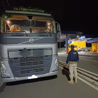 Caminhoneiro é preso por dirigir sob influência de drogas em Valença do Piauí