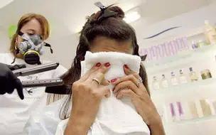 Anvisa alerta para riscos à saúde associados ao uso de formol como alisantes capilares