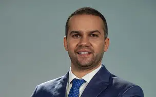 Advogado Rômulo Santos recebe título de Cidadão Teresinense em solenidade na Câmara Municipal