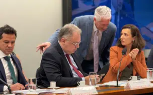 Florentino Neto preside audiência pública sobre tarifaço dos EUA e alerta para impactos na economia